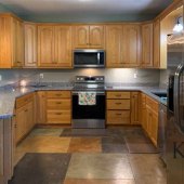 What Color Should I Paint My Kitchen Walls With Oak Cabinets